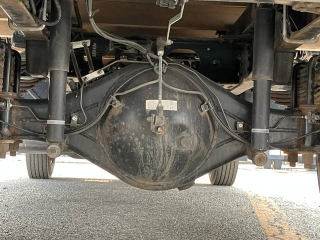 三菱ふそうキャンター平ボディ小型（2t・3t）[写真27]