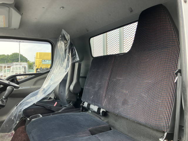 三菱ふそうキャンター平ボディ小型（2t・3t）[写真31]