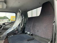 三菱ふそうキャンター平ボディ小型（2t・3t）[写真32]