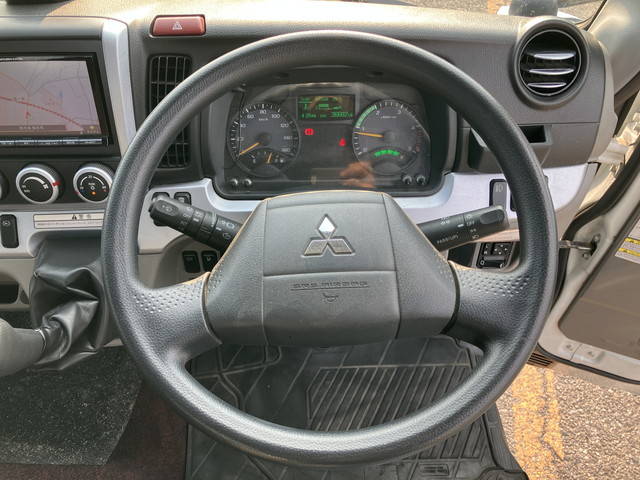 三菱ふそうキャンター平ボディ小型（2t・3t）[写真34]