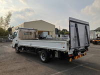 三菱ふそうキャンター平ボディ小型（2t・3t）[写真05]