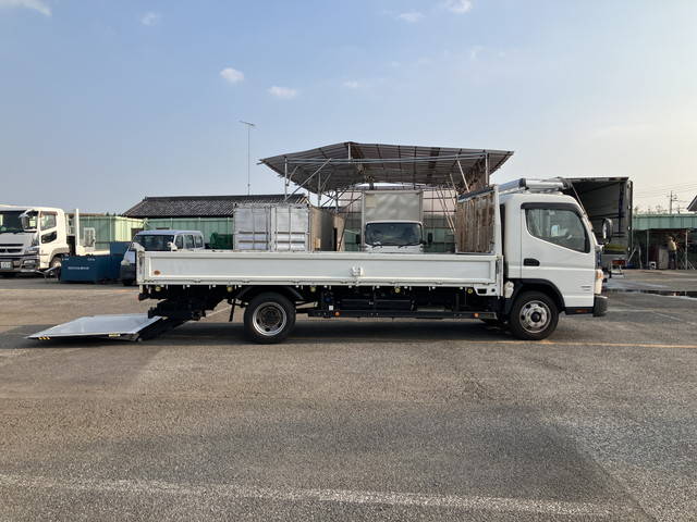 三菱ふそうキャンター平ボディ小型（2t・3t）[写真06]