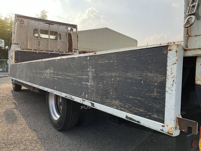 三菱ふそうキャンター平ボディ小型（2t・3t）[写真08]