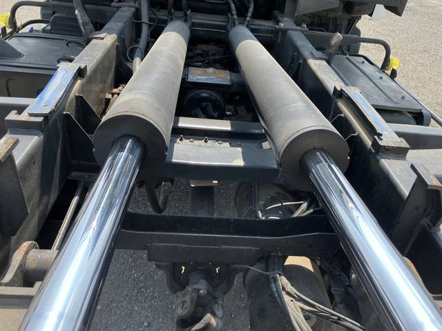 UDトラックスコンドルコンテナ専用車中型（4t）[写真18]