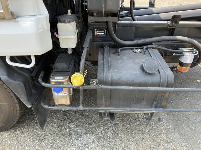 UDトラックスコンドルコンテナ専用車中型（4t）[写真22]