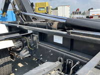 UDトラックスコンドルコンテナ専用車中型（4t）[写真24]