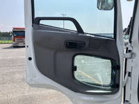 UDトラックスコンドルコンテナ専用車中型（4t）[写真31]