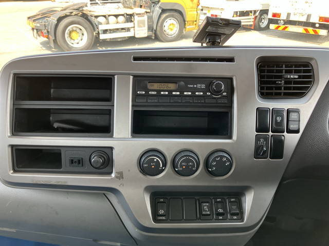 UDトラックスコンドルコンテナ専用車中型（4t）[写真37]