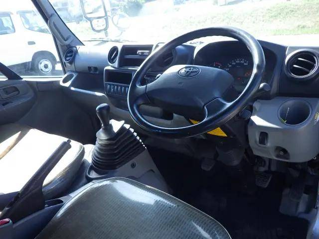 トヨタダイナ平ボディ小型（2t・3t）[写真06]