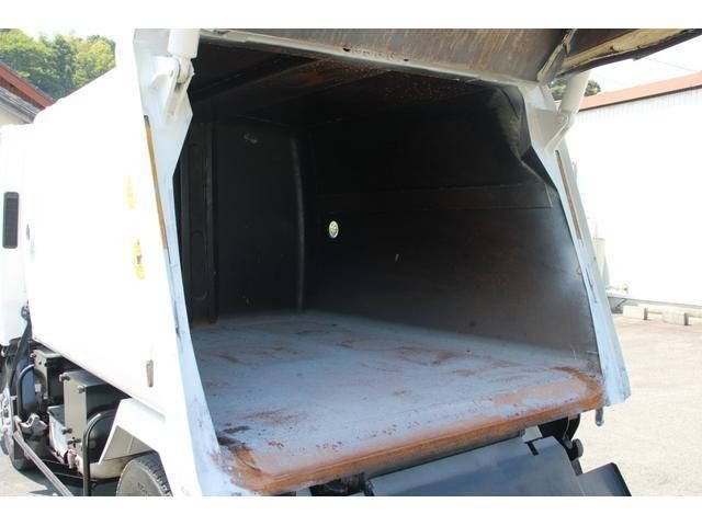 いすゞエルフパッカー車（塵芥車）小型（2t・3t）[写真15]