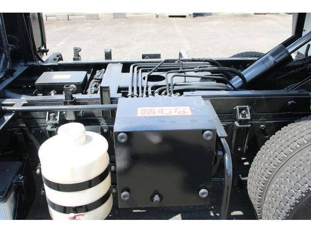 いすゞエルフパッカー車（塵芥車）小型（2t・3t）[写真22]