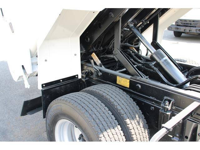 いすゞエルフパッカー車（塵芥車）小型（2t・3t）[写真25]