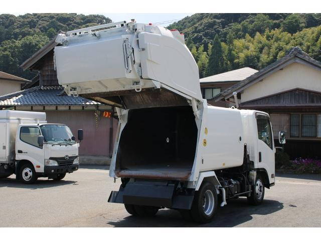いすゞエルフパッカー車（塵芥車）小型（2t・3t）[写真04]