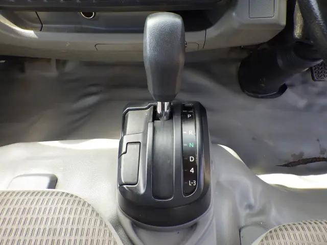 トヨタトヨエース平ボディ小型（2t・3t）[写真15]