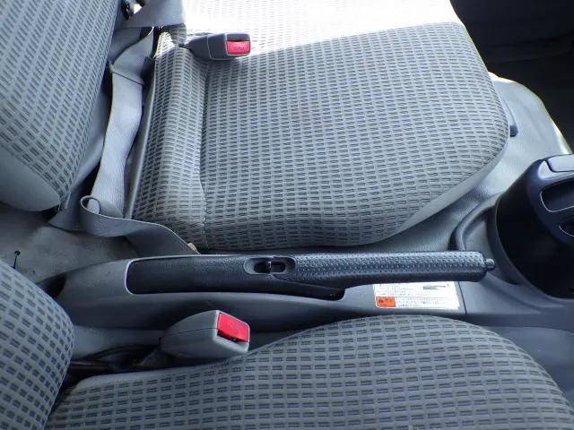 トヨタトヨエース平ボディ小型（2t・3t）[写真16]