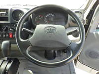 トヨタトヨエース平ボディ小型（2t・3t）[写真17]