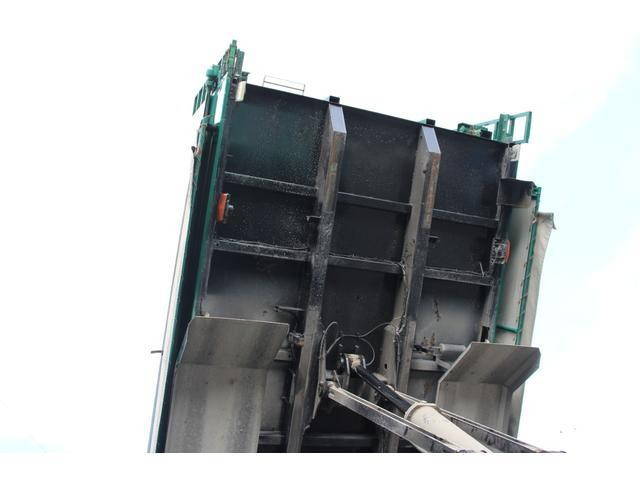 いすゞギガダンプ大型（10t）[写真12]