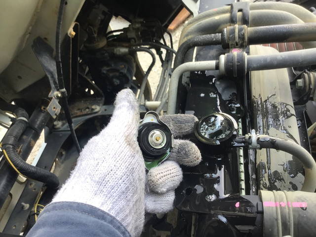 いすゞフォワードダンプ中型（4t）[写真13]