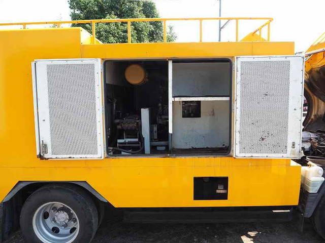 三菱ふそうキャンター高圧洗浄車小型（2t・3t）[写真16]