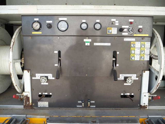 三菱ふそうキャンター高圧洗浄車小型（2t・3t）[写真19]