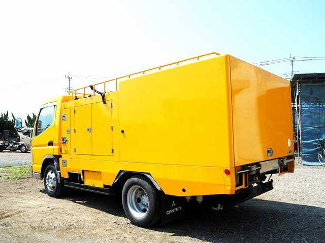 三菱ふそうキャンター高圧洗浄車小型（2t・3t）[写真02]