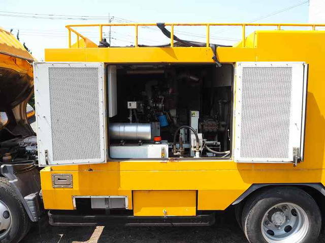 三菱ふそうキャンター高圧洗浄車小型（2t・3t）[写真27]