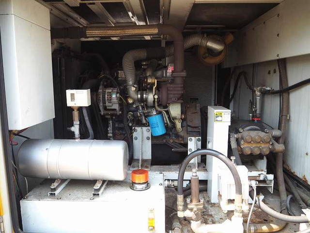 三菱ふそうキャンター高圧洗浄車小型（2t・3t）[写真28]