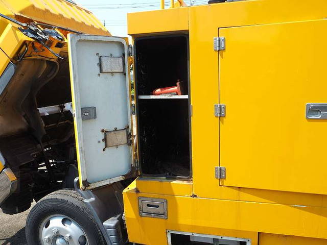 三菱ふそうキャンター高圧洗浄車小型（2t・3t）[写真32]