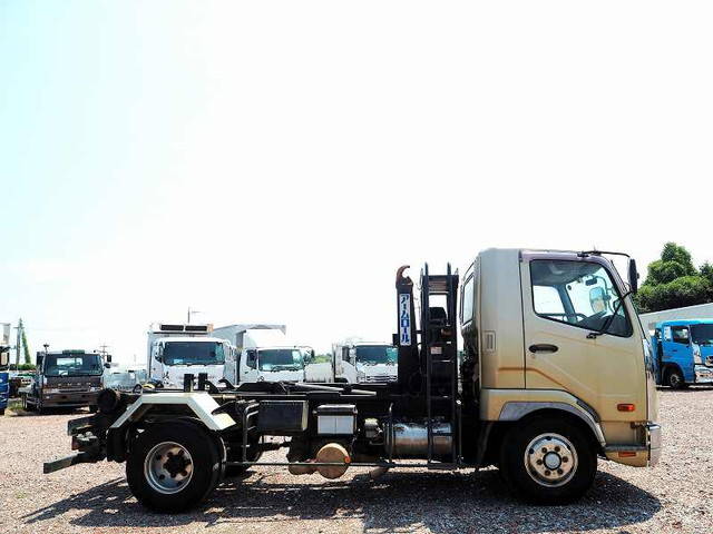 三菱ふそうファイターコンテナ専用車中型（4t）[写真06]