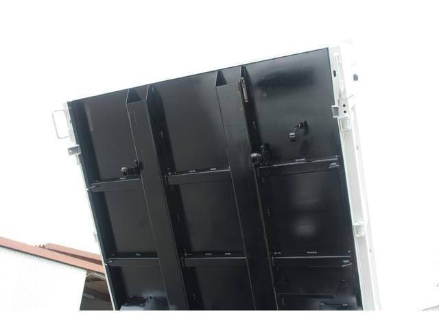 三菱ふそうキャンターダンプ小型（2t・3t）[写真17]