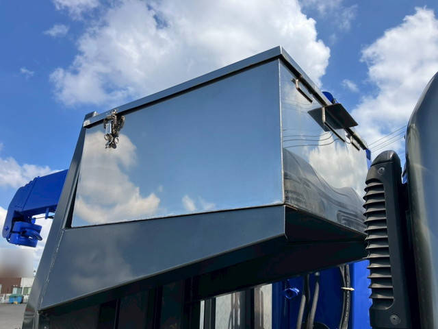 三菱ふそうキャンタークレーン4段小型（2t・3t）[写真16]