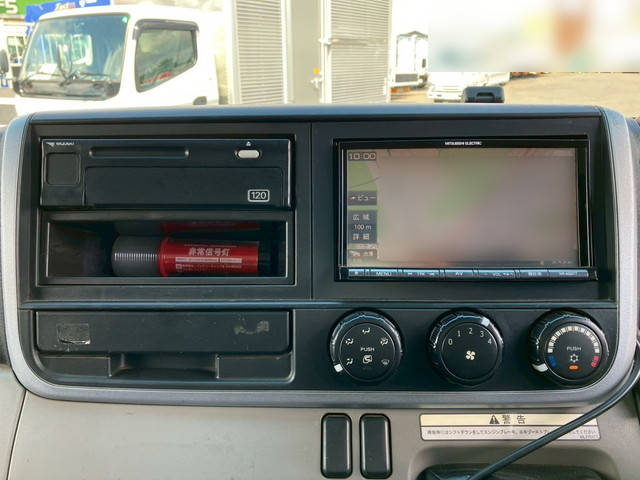 三菱ふそうキャンタークレーン4段小型（2t・3t）[写真28]