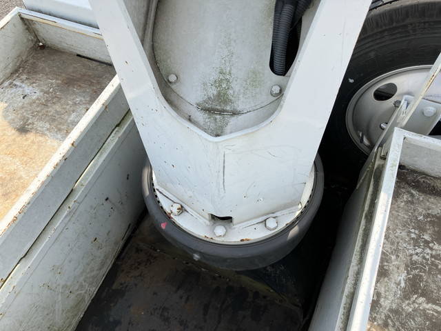 いすゞエルフ高所作業車小型（2t・3t）[写真13]