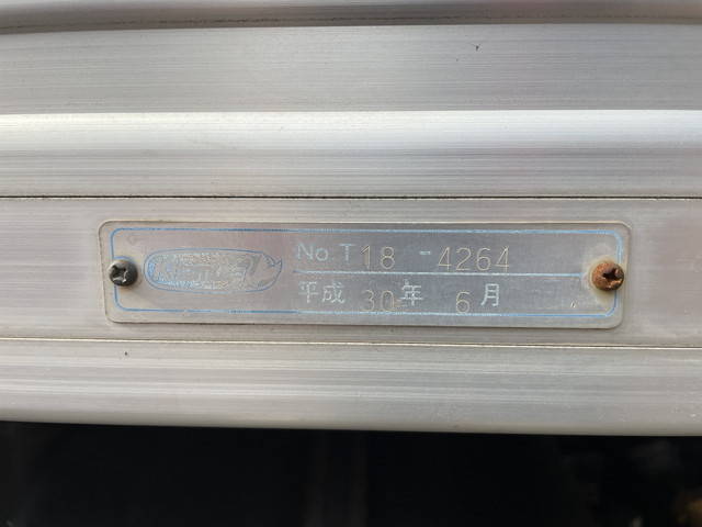 いすゞエルフアルミバン小型（2t・3t）[写真12]