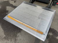 いすゞエルフアルミバン小型（2t・3t）[写真13]