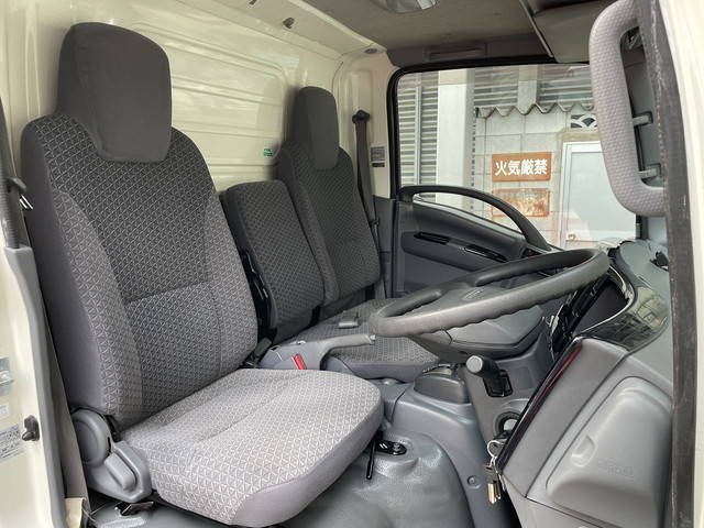 いすゞエルフアルミバン小型（2t・3t）[写真21]