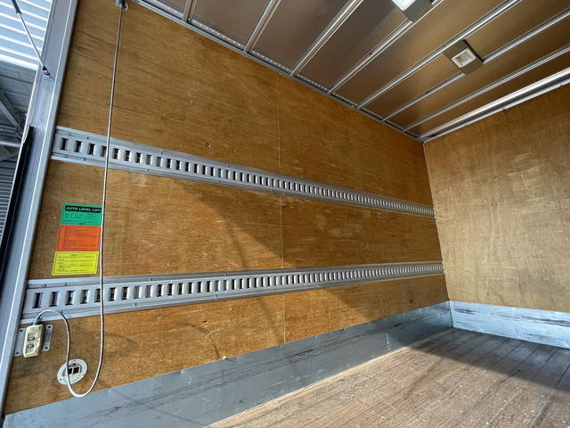 いすゞエルフアルミバン小型（2t・3t）[写真04]