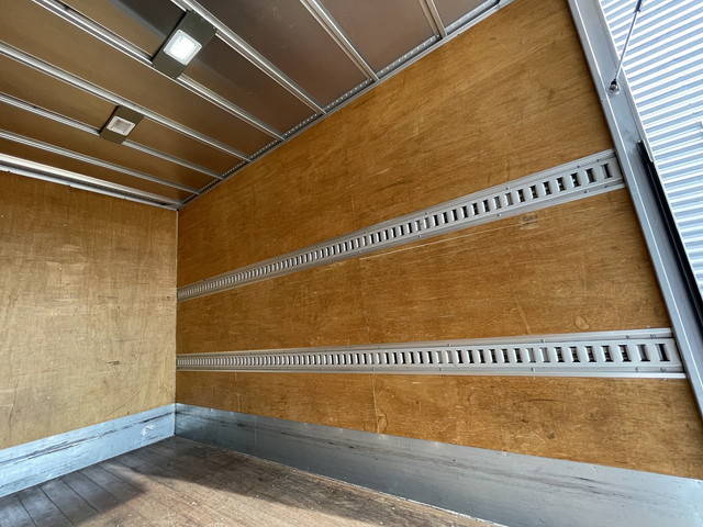 いすゞエルフアルミバン小型（2t・3t）[写真05]