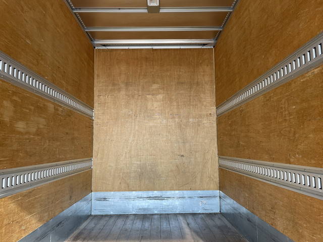 いすゞエルフアルミバン小型（2t・3t）[写真08]