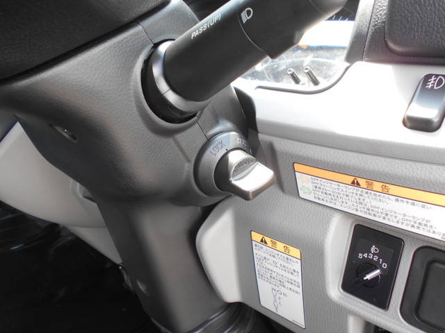 三菱ふそうキャンターアルミブロック小型（2t・3t）[写真35]