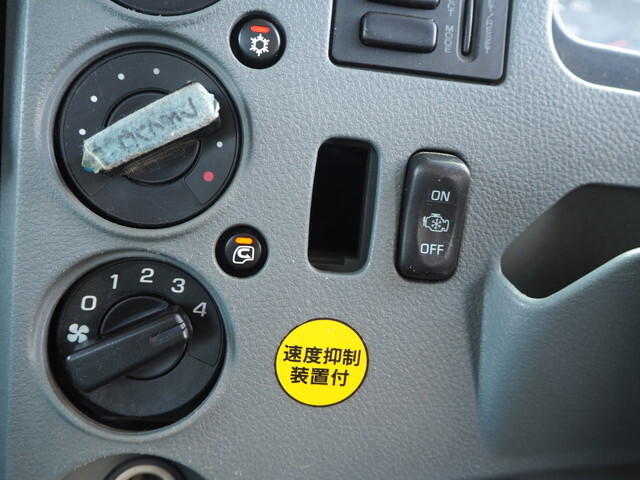 三菱ふそうファイターセルフクレーン6段増トン（6t・8t）[写真34]