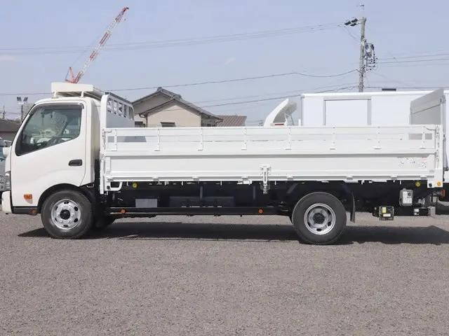 日野デュトロ平ボディ小型（2t・3t）[写真07]