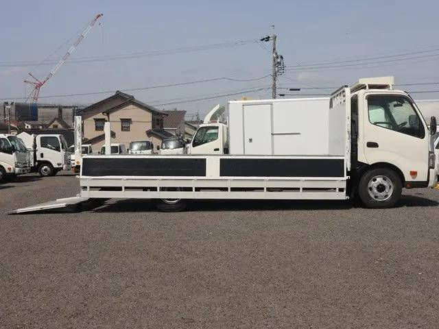 日野デュトロ平ボディ小型（2t・3t）[写真08]