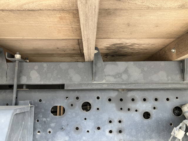 日野レンジャー平ボディ中型（4t）[写真24]