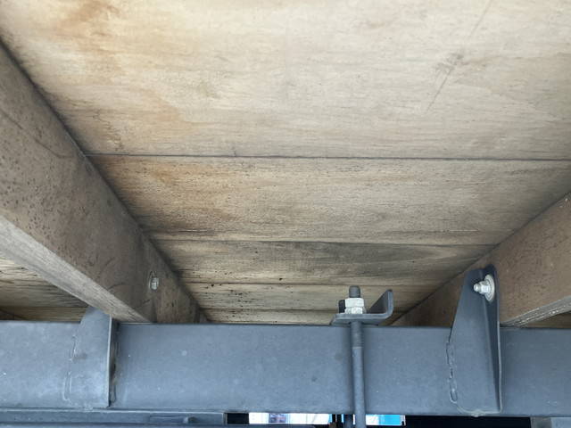 日野レンジャー平ボディ中型（4t）[写真25]