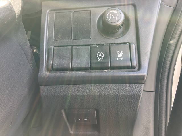 日野レンジャー平ボディ中型（4t）[写真37]