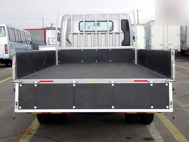 三菱ふそうキャンター平ボディ小型（2t・3t）[写真12]
