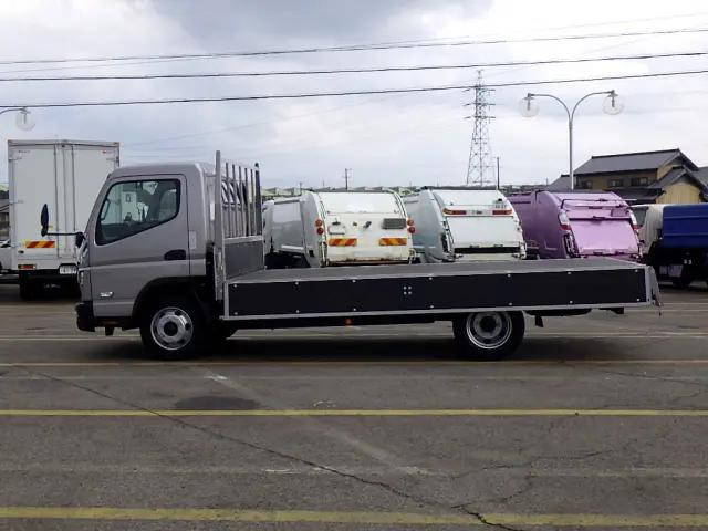 三菱ふそうキャンター平ボディ小型（2t・3t）[写真05]