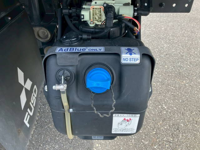 三菱ふそうキャンターダブルキャブ（Wキャブ）小型（2t・3t）[写真30]