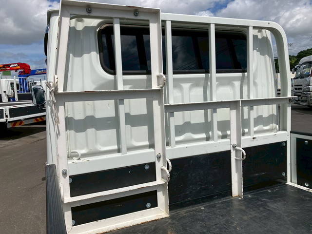 三菱ふそうキャンターダブルキャブ（Wキャブ）小型（2t・3t）[写真09]